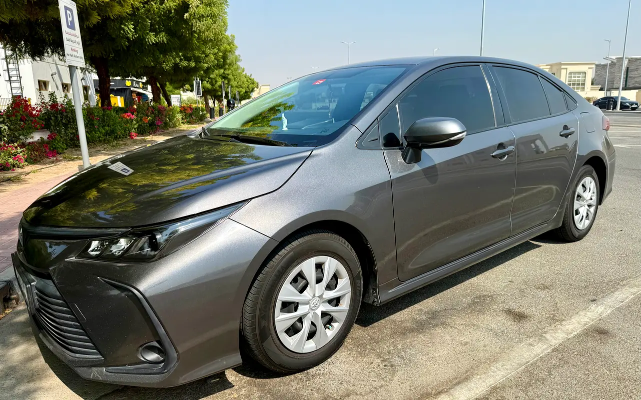 Toyota Corolla 2020 — photo 1 of 9