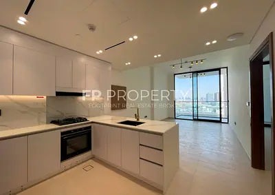 4- Cheques | Bright & Clean| Ready To move In