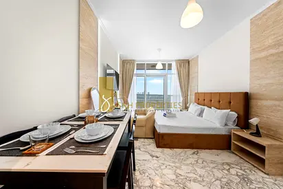 LUXURY FURNISH | HIGH FLOOR | READY TO MOVE IN