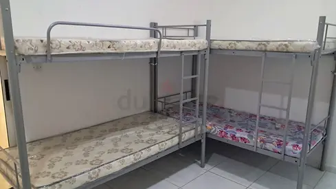 Neat and clean male Bedspace available in OudMetha