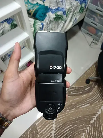 📸 Nissin Di700 Flash for Canon
In excellent working condition