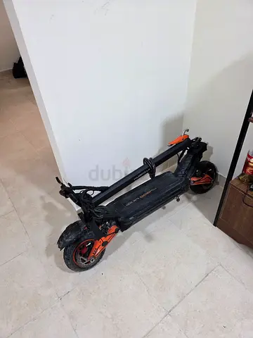 Foldable Electric Scooter — Used, Good for Parts or Repair