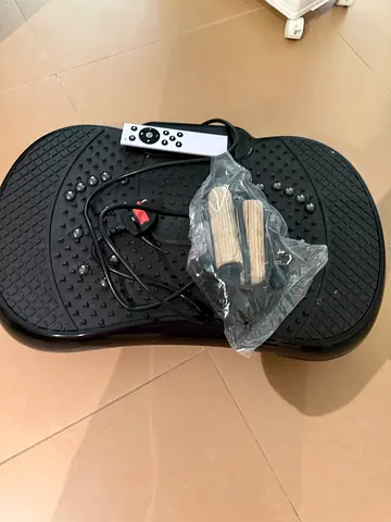 Compact Vibration Plate Exercise Machine - perfect Condition