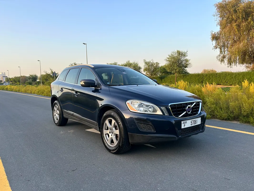 Volvo XC60 2012 — photo 1 of 19