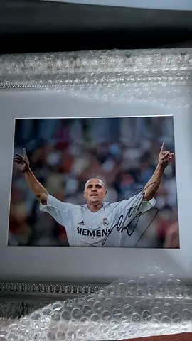 Signed by roberto carlos football player have a proof video