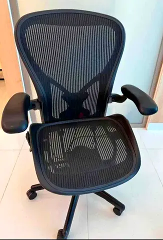Herman Miller Aeron-style Ergonomic Office Chair - Fully Adjustable, B Size