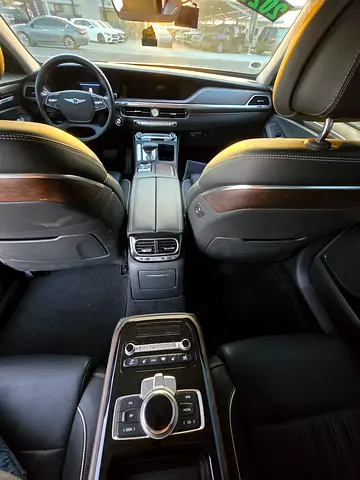 2021 Genesis G90 — фото 9