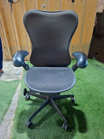 Herman Miller mirra 1 chair
