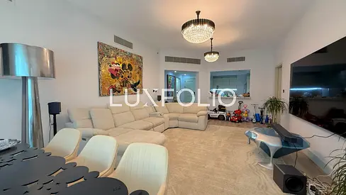 Sea view | Upgraded | Vacant