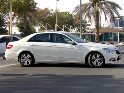 صورة مصغرة 2 لـ 2010 Mercedes-BENZ E-CLASS