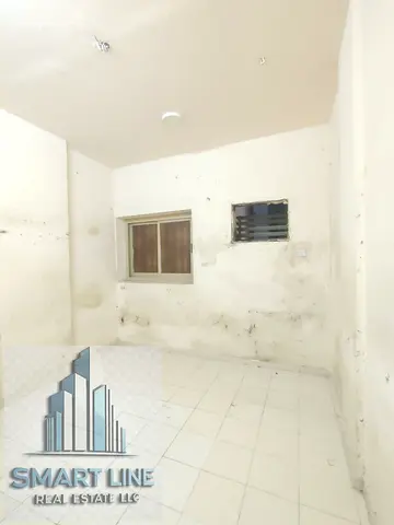 Limited offers 2bhk with 1 washroom rent only 28k