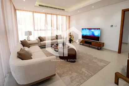 🏡 فيلا فاخرة للبيع في مدينة الشارقة | تصميم عربي حديث | تملك حر للعرب فقط | على شارع الإمارات العابر 🏡