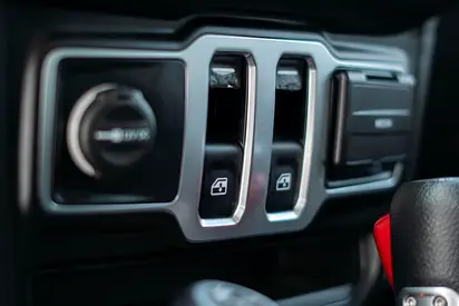 2020 JEEP WRANGLER — миниатюра 13