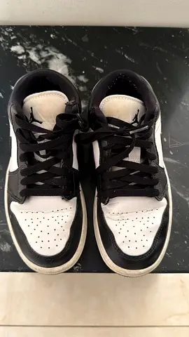 Pre-owned Black  White Air Jordan Low Sneakers - Size 37.5
