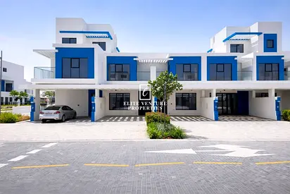 FULLY FITTED KITCHEN | READY TO MOVE | SPACIOUS