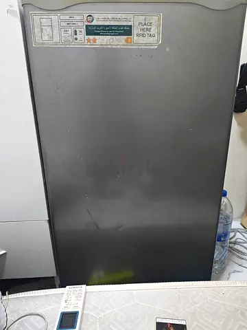 Single-door refrigerator (compact) - good working condition