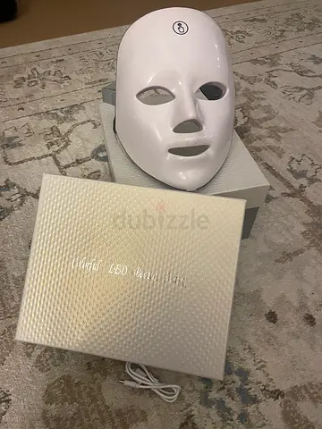 LED Light Therapy Facial Mask with Box