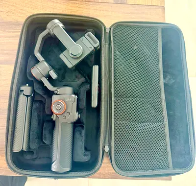 Hohem iSteady M7 Gimbal with AI Tracking  Case