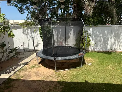 Round trampoline with safety net - good condition