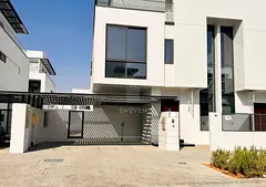 4-Bedroom Sea-View Villa | Ready to Move-in | Easy Payment Plans | Modern Design &amp; Spacious Livi
