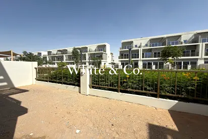 Stunning single row | 4 Bed | Garden view
