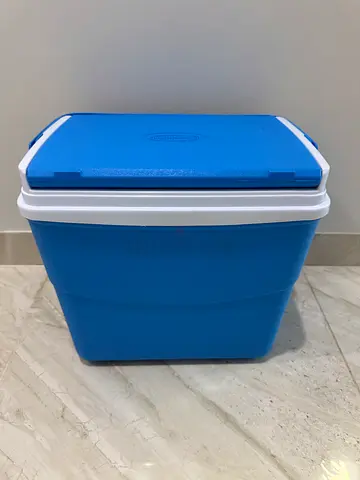 Blue portable cooler / ice box - good condition