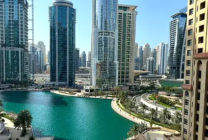 غرفتي نوم مطلة على المارينا | جولدكريست فيوز 2 | شقة بشرفة