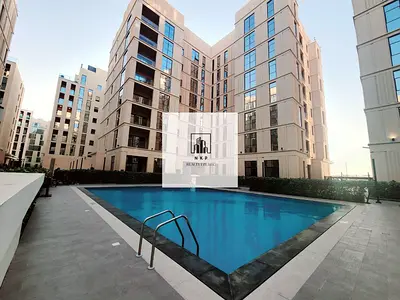 Spacious luxurious lush fully furnished partition studio