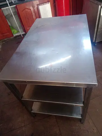 طاولة ستانلس
