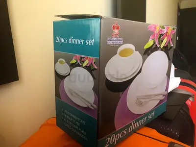 20-piece White Porcelain Dinner Set – New in Box