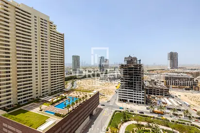 Opportunity Deal | Fully Furnished | Mid Floor