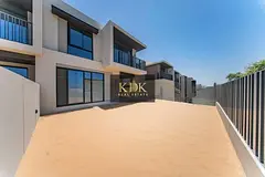 4BR | Modern Family Villa | Single Row
