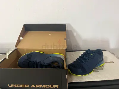 Under Armour UA Raid TR UK:7.5 (NEVER WORN)