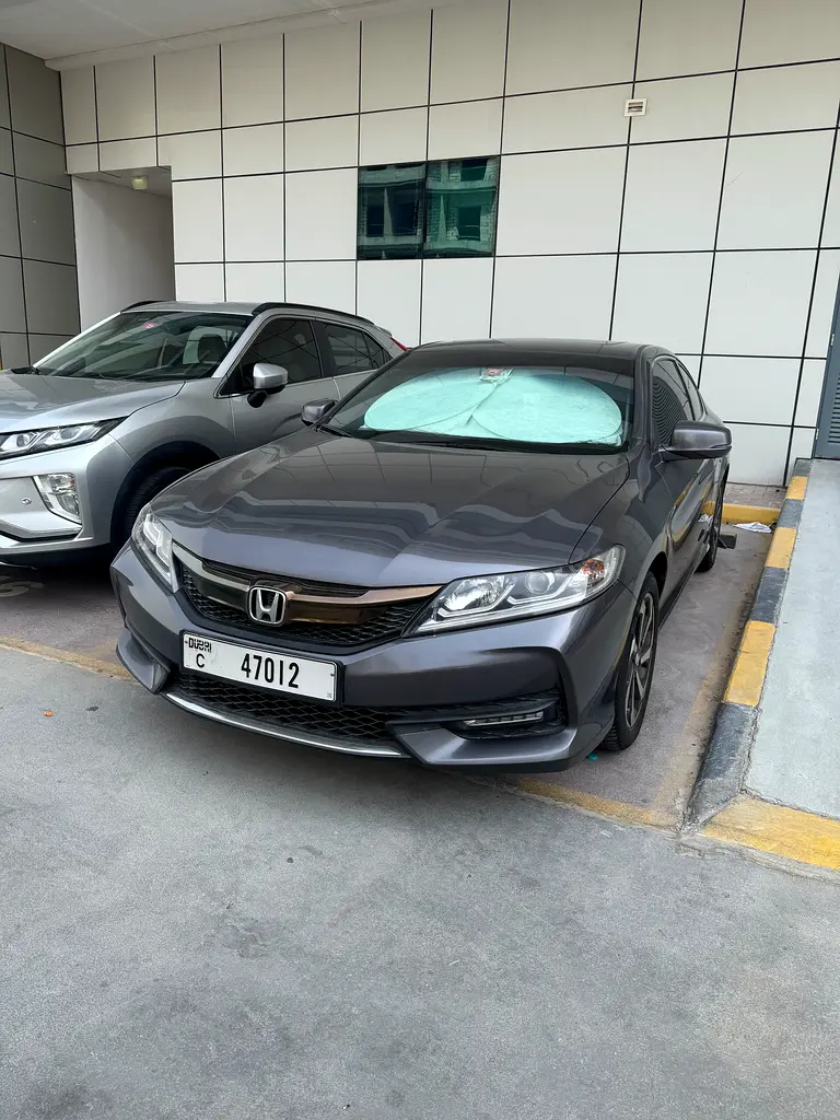 Honda Accord 2016 — photo 1 of 10