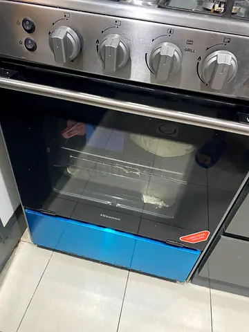 Hisense freestanding gas cooker with oven - used