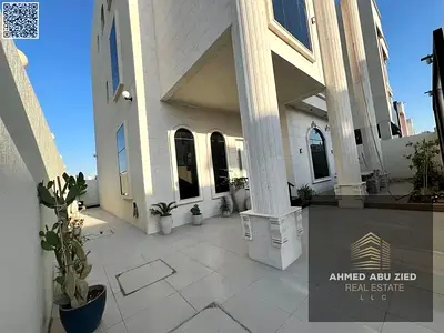 افحم فيلا للإيجار  بالعامرة بسعر سنوي 150000 درهم، تضم 5 غرف، موقعها مميز. تتكون من 3 طوابق طابع كلاسيكي راقي مناسب لسكن العائلات ايجار 150 الف سنوي ٠