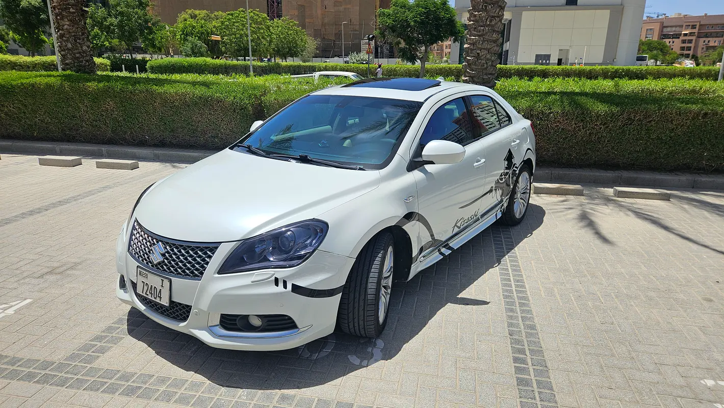 Suzuki Kizashi 2016 — photo 1 of 20