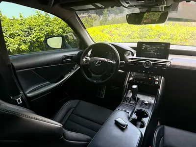صورة 10 لـ 2024 Lexus IS-SERIES