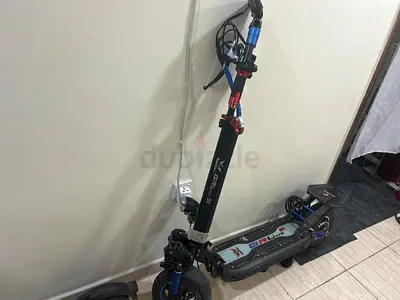Used Electric Scooter with Dual Suspension Rohan Wings S1 — reason moving out