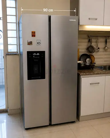 Samsung side by side refrigerator new model only 6 months old ice maker water dispenser