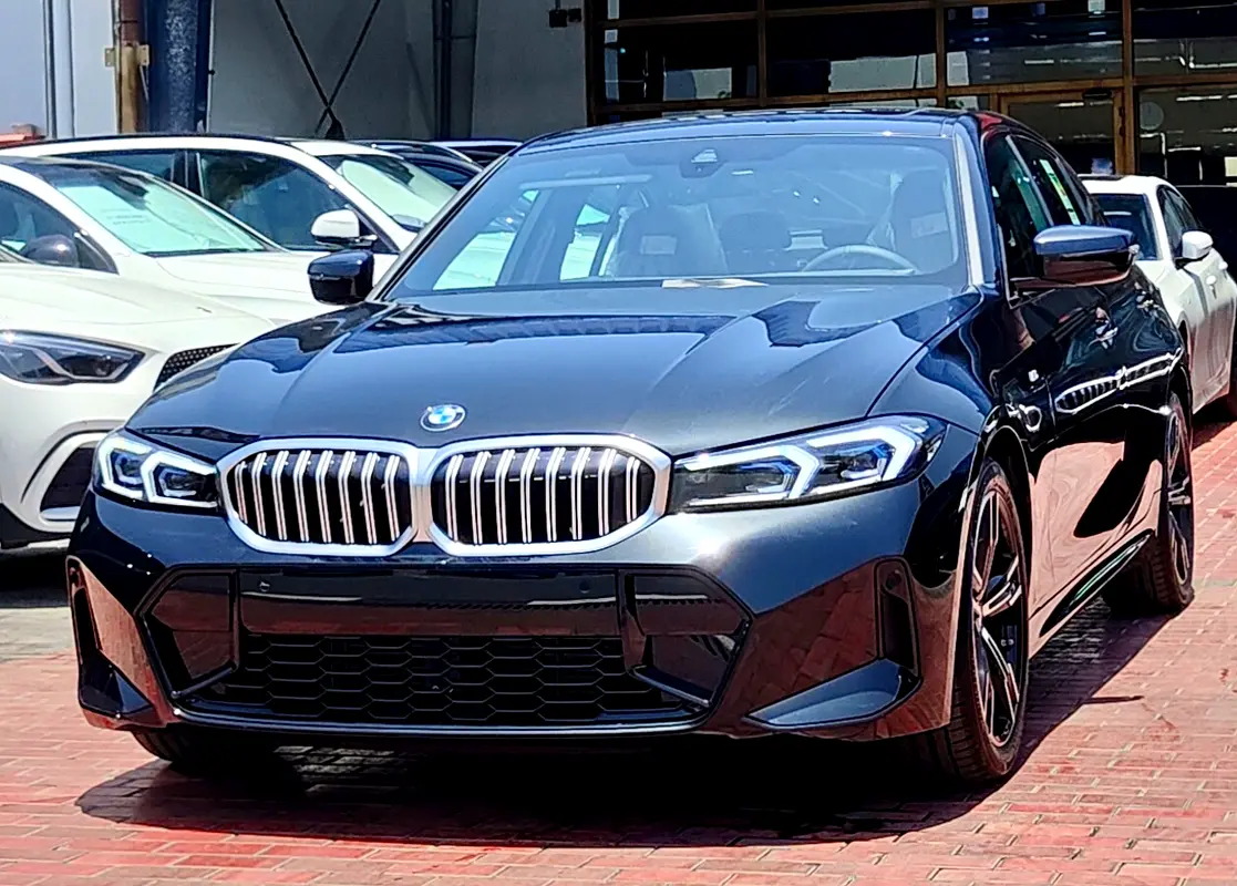 BMW 3-Series 2026 — photo 1 of 19