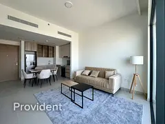 Stunning Bright 1BR | Full Park View | Furnished