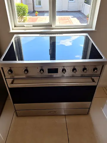 Free delivery Smeg brand Indection cooker 90 cm Good Condition