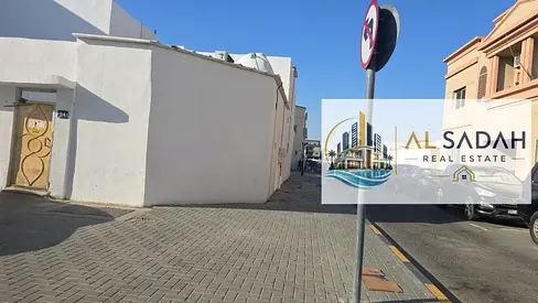 للبيع بيت زاوية في ميسلون في 7 غرف وصاله ومطبخ مساحة 2390 قدم موجر 80000 الف صيانه بالكامل مطلوب في 730000 الف