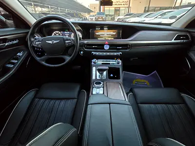 2021 Genesis G90 — миниатюра 17