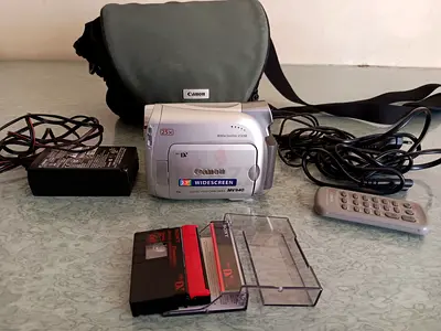Canon Mini DV Cassette Camcorder