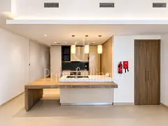Signature Ellington 1BR | Smart Access | Two Balconies