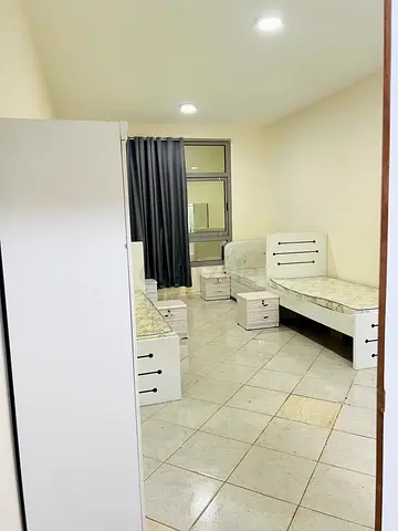 Room for lady bachelors 5 in room- single bed- Sept bath and Balcony - Karama