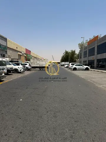 للبيع حوطه جاهزه للاستخدام الفوري بالصجعه الصناعيه الحنو  مساحه 107,000 قدم  موقع مميز بلوك 5 مدينه الامارات الصناعيه