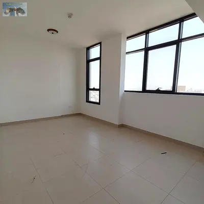 شقة ثلاث غرف وصالة للإيجار السنوي في شارع الاتحاد عجمان مساحه رائعه وتشطيب ديلوكس وبرج جديد قريبه من جميع الخدمات وسهل الانتقال لدبي والشارقه